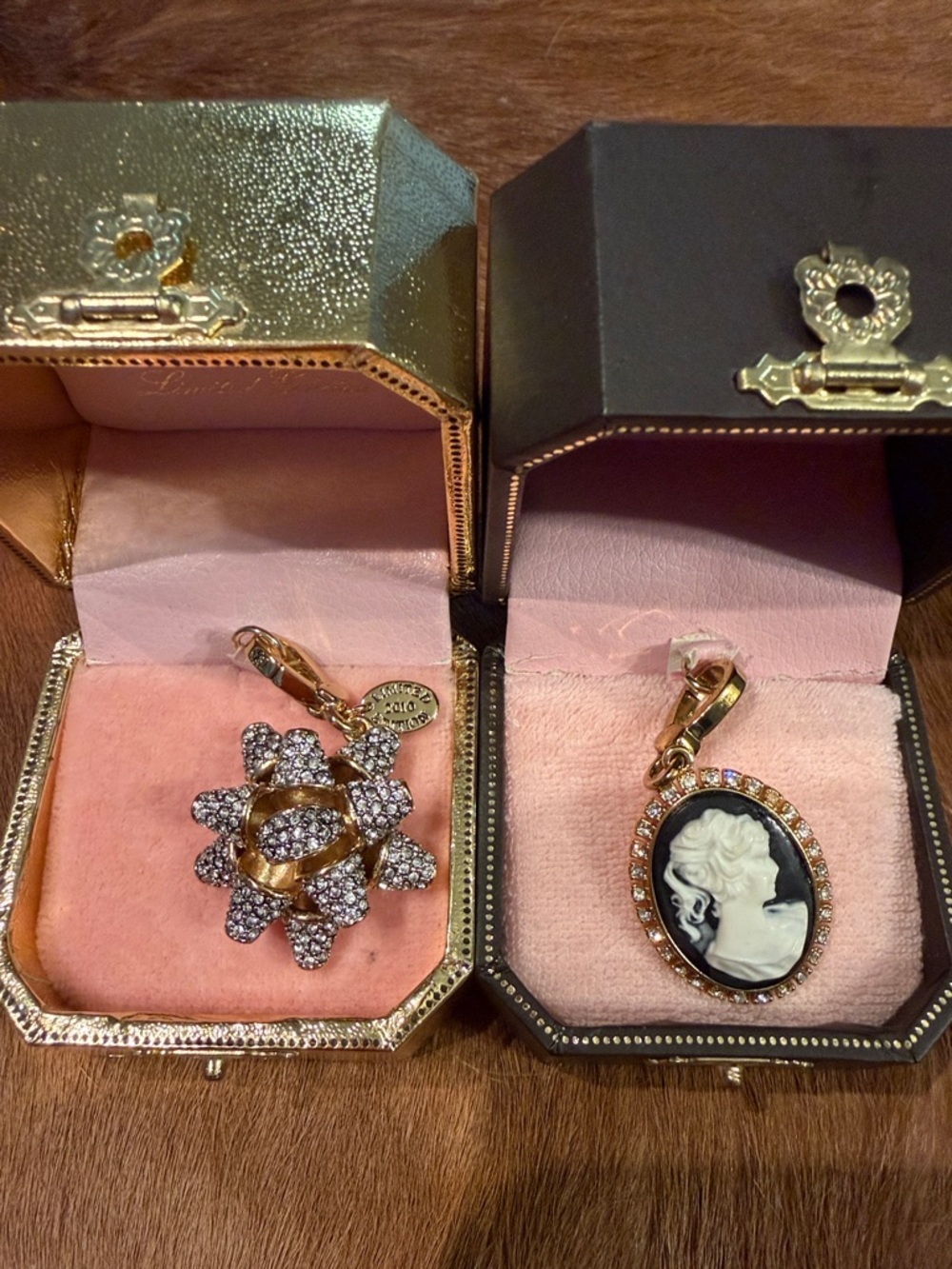 Vintage Y2K Juicy couture cute bow and cameo charms for charm bracelet/necklace